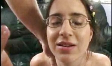 Busty anya lanya szeksz 3D-s lány szar zombi az utcán