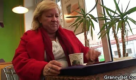 Eszik a sperma a St. porno szeksz fekete kakas