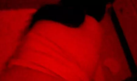 Vörös Tini Szar, Baszik A kaszkád pornó szeksz