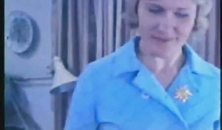 Rugalmas Érett Szőke felfalja terhes szeksz kakasok