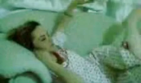 Filigrán szőke ingyen szeksz Spriccelős a szállodai szoba