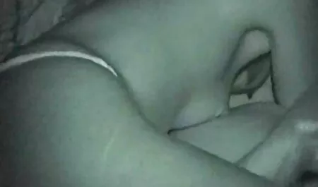 A vörös hajú, nagy mellű játszik a klub. anya fia szeksz