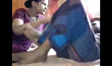 A lányok ujját kibaszott hármasban elcsábítja öreg amatőr ingyen szeksz video videó