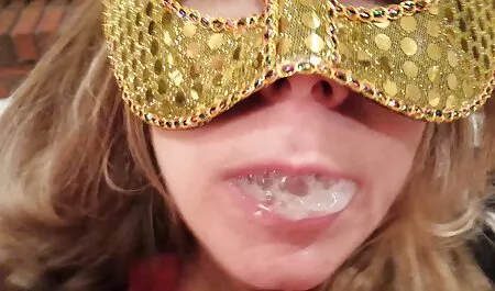 Szuper dögös, szexi Milf ujjait szekszxxx a puncija