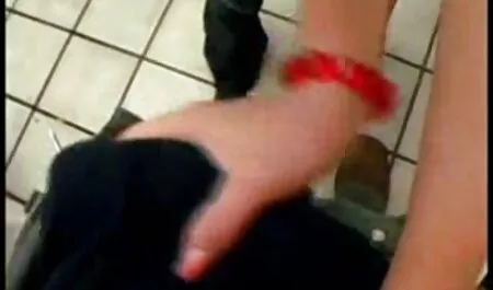 Tini barna, nagy, lédús mellei baszik pina szeksz ujjait az édes színe