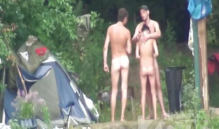 Bikini babe maszturbál grupen szeksz egy nagy kakas a zuhany alatt.