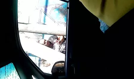 Vörös tini maszturbál, hogy rezeg az édes punci érett szeksz fasz