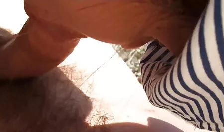 Leszbikus ingyen szeksz film pár segít egymásnak maszturbálni.