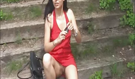 A ingyen szeksz tini szar nagy fehér farkukat, majd megeszi az összes crimpeye egy sperma injekció!