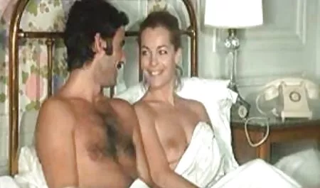 Margot, hármasban retro szeksz a fűben