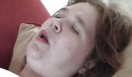 Rázza a nagy szeksz porno mellek cam ugrál