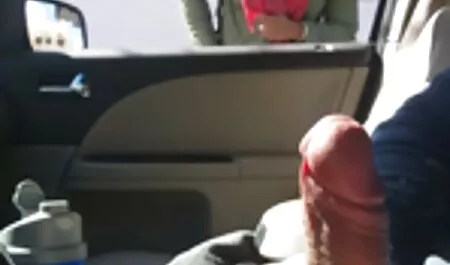 DDF Busty milf bombázó online szeksz élvezi egy hihetetlenül robbanásveszélyes orgazmus