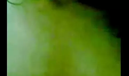 Gyönyörű anya lanya szeksz lány punci terjed, pisál